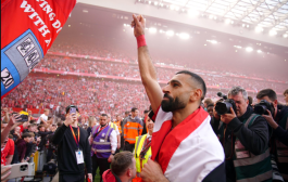 اللاعب صلاح يحدد موعد اعتزاله كرة القدم