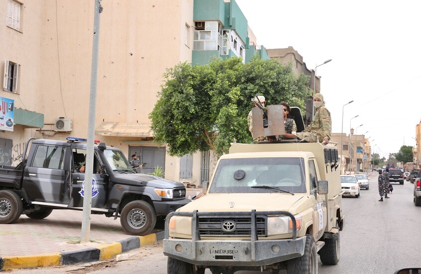 وزارة الدفاع الليبية تعلن وقف إطلاق النار في طرابلس ومصر تحذر من التصعيد وتدعو مواطنيها لتوخي الحذر