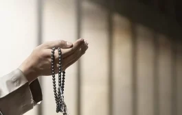 الدين ليس بُعداً فردياً فقط