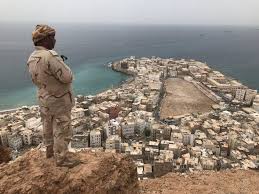 بعد صدمة اعتقال 26 صيادًا في الصومال! .. حضرموت تعلن إيقاف الرحلات البحرية إلى الصومال