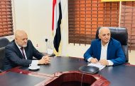 وزير المياه والبيئة يناقش مع محافظ تعز أوضاع قطاع المياه وآليات استئناف ضخ المياه من الحقول الحيوية بالمحافظة