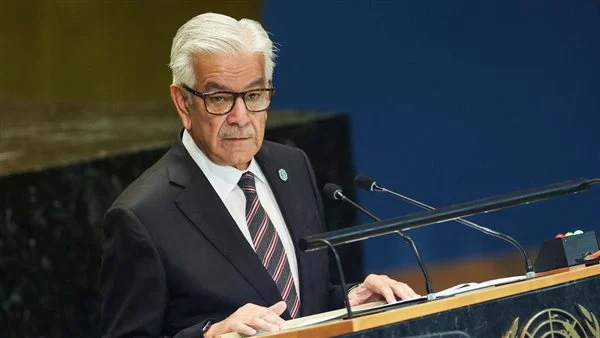 وزير الدفاع الباكستاني نقف بجانب إيران بكل قوة