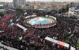 إيران تشيع 60 من كبار قادتها العسكريين وعلمائها النوويين