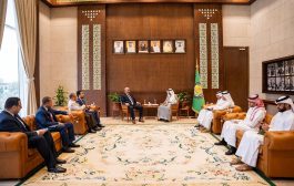 الزُبيدي يؤكد محورية دور دول مجلس التعاون الخليجي في إعادة الاستقرار إلى اليمن