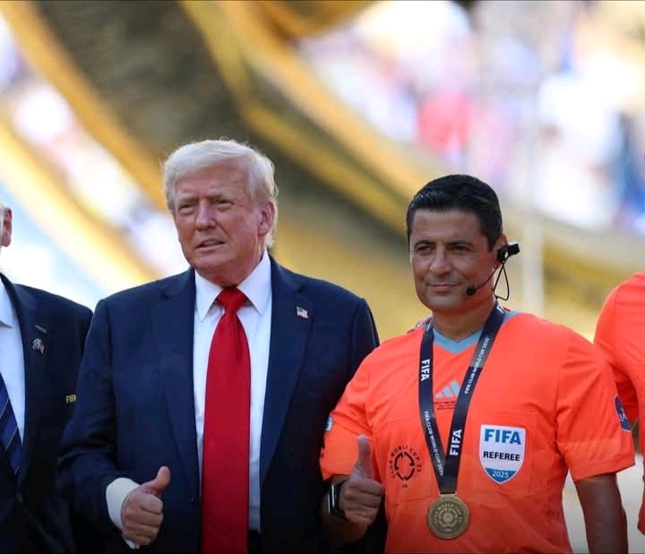 لقطات بطلها ترامب وحكم إيراني في نهائي كأس العالم للأندية أثارت جدلاً وتفاعلاً واسعين