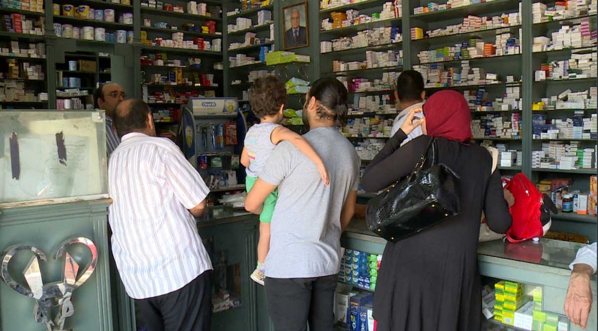 أزمة الدواء في مصر: الأسعار ترتفع والسوق السوداء تزدهر