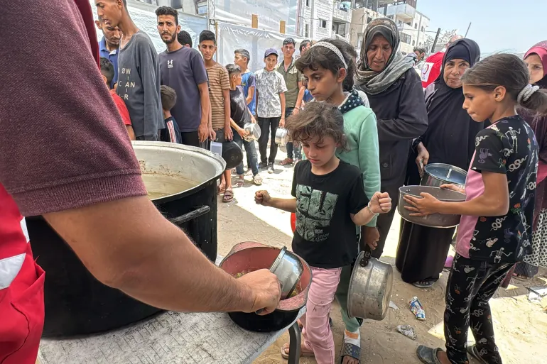 غارديان: الكلمات وحدها لا تكفي لوقف الإبادة الجماعية الإسرائيلية بغزة