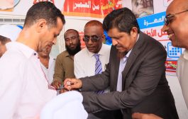 أمين محلي المهرة يدشن الجولة الأولى للحملة الوطنية للتحصين ضد شلل الأطفال