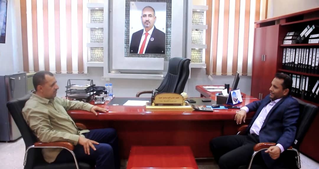 وكيل محافظة عدن الزامكي يبحث مع المؤسسة الاقتصادية تفعيل أنشطتها واستئناف مشاريعها الخدمية
