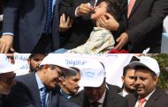 رئيس الوزراء و معالي وزير الصحة يدشنان حملة التطعيم الطارئة ضد الفيروس القاتل المسبب لشلل الاطفال