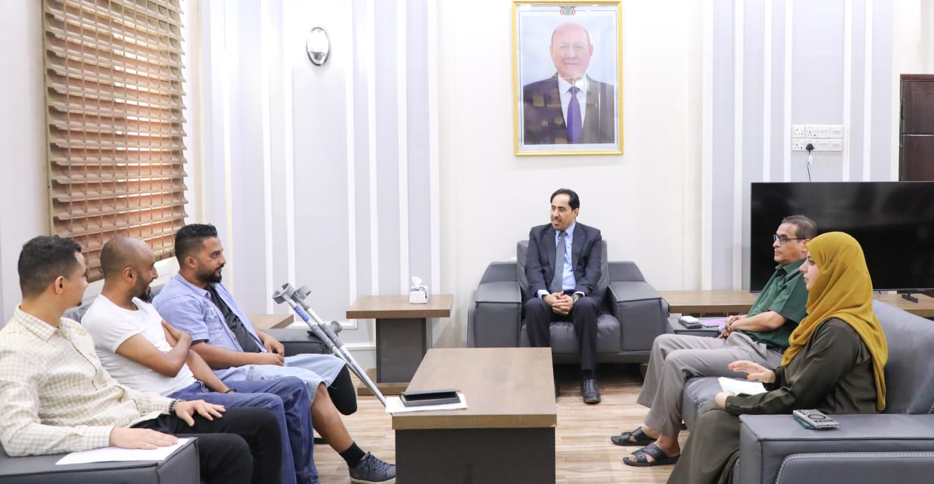 الوزير البكري يلتقي نائب رئيس الاتحاد العام لكرة القدم ل