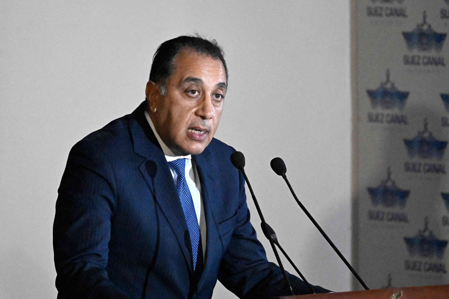 مصر ترفض المجازفة بترضية صندوق النقد وخسارة الالتفاف الشعبي