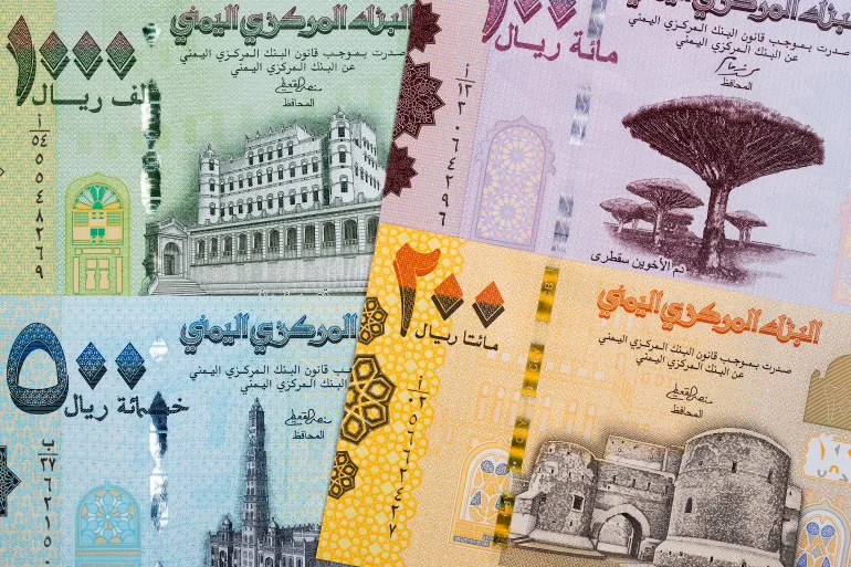 بين عدن وصنعاء.. الريال المنقسم ينهك اليمنيين