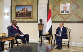 وزير الخارجية يبحث مع سفير جمهورية جنوب أفريقيا تعزيز التعاون التنموي والاقتصادي