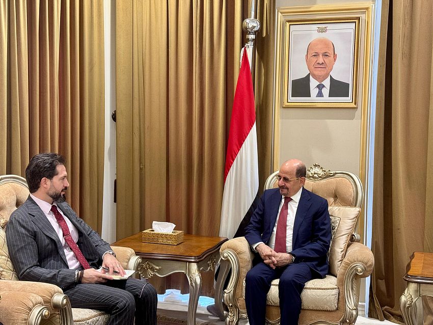 وزير الخارجية يبحث مع القائم بأعمال السفارة الامريكية دعم جهود الحكومة في مواجهة التحديات الراهنة