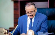 وزير النقل يوجه جميع المرافق التابعة للوزارة بالتعامل بالعملة الوطنية بدلاً من العملات الأجنبية