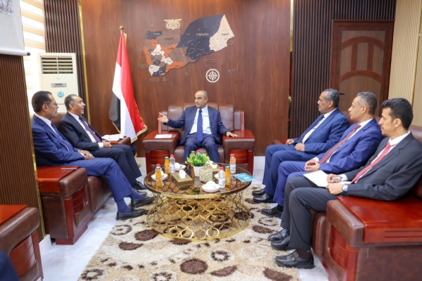 رئيس الوزراء يزور وزارة الصناعة والتجارة لمتابعة الرقابة على الأسعار