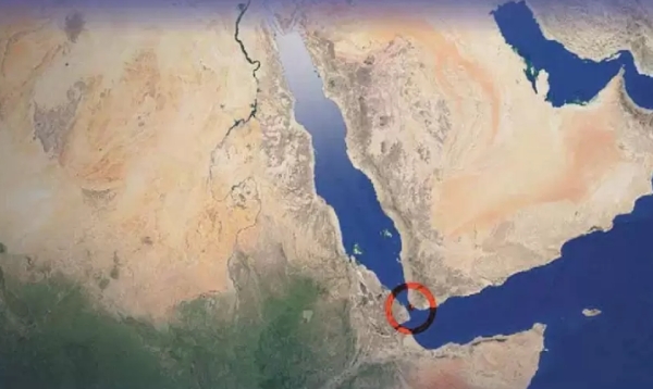 باب المندب كمفترق طرق جيوسياسي.. تحذير إسرائيلي من توسع نفوذ الصين وروسيا بالبحر الأحمر