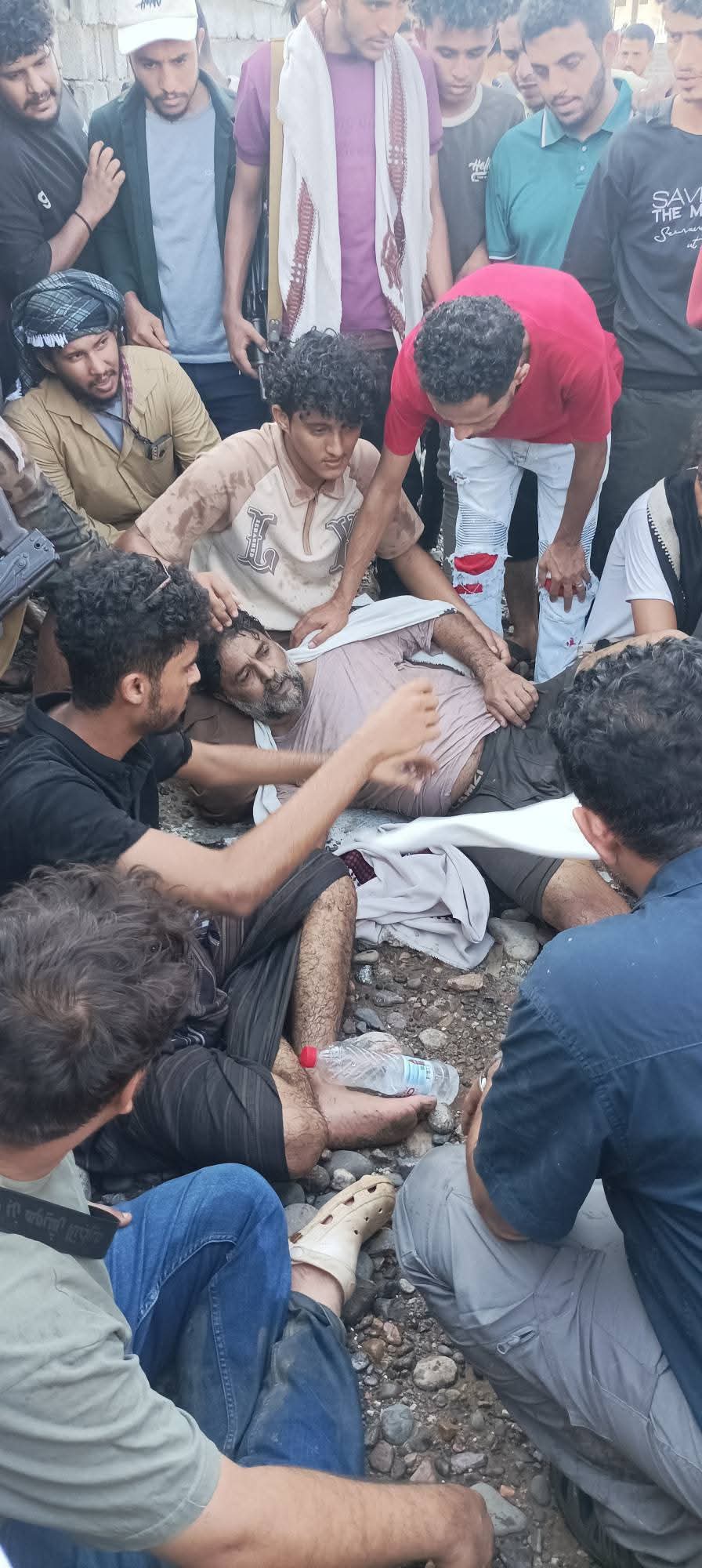 كارثة تحل بمنطقة الحسوة بعدن والهيئة العامة للمساحة الجيولوجية تحذر