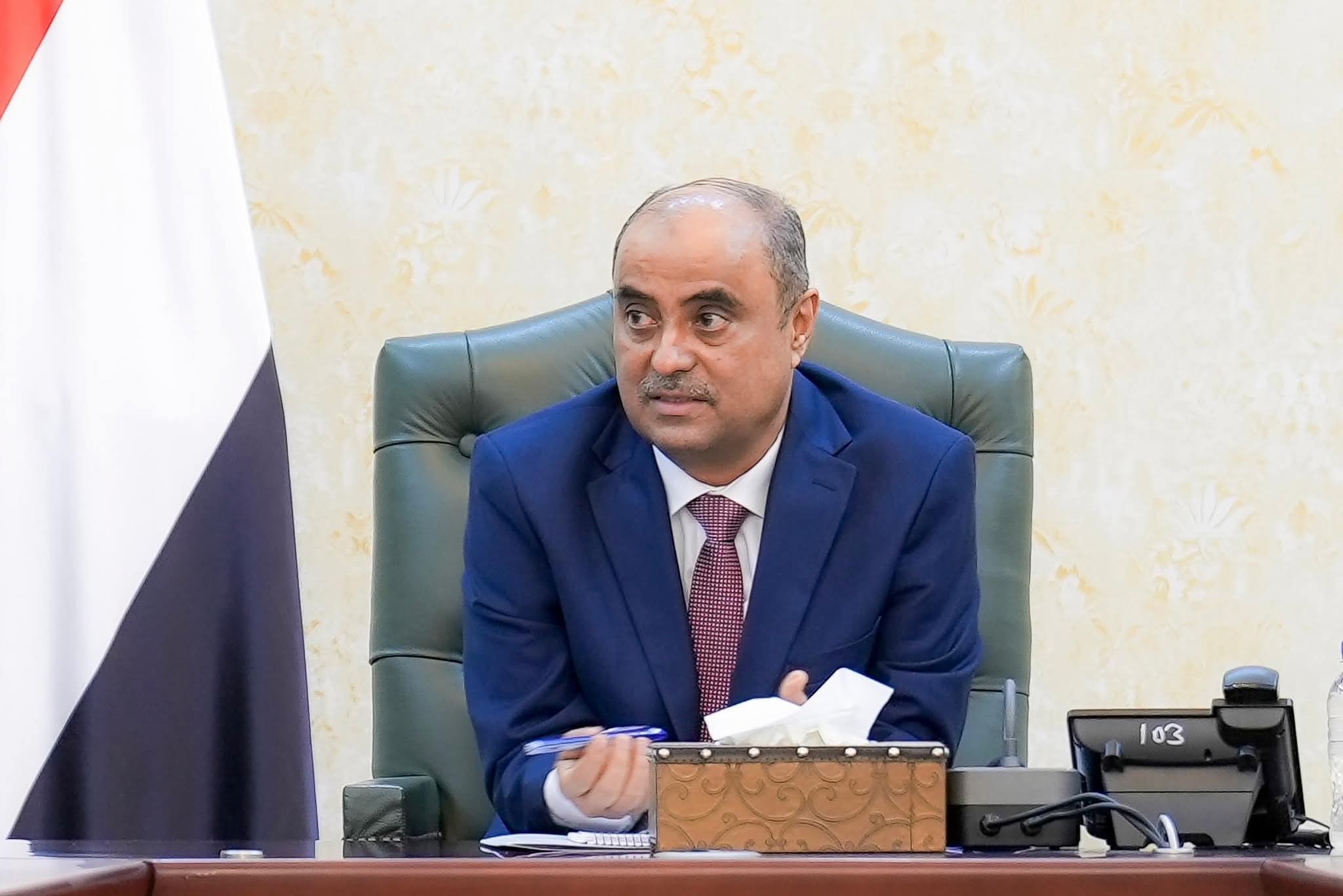 رئيس الوزراء يوجه بالوقف الفوري لأعمال البناء العشوائي في مجاري السيول ومحاسبة كل من يخالف ذلك