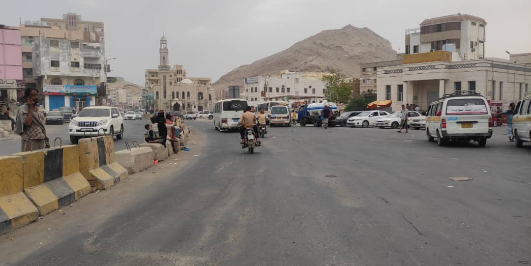 إفلاس الهضبة: ملثمون واستعراضات عسكرية عشوائية أفشلت احتجاجات حضرموت