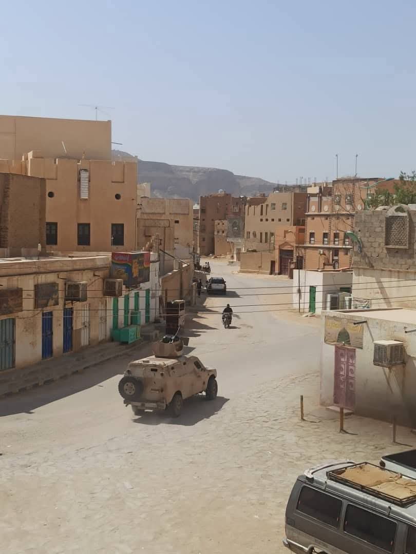 قمع مفرط بتريم.. وتفريط ومهادنة بالهضبة: انتقادات لازدواجية التعامل في حضرموت