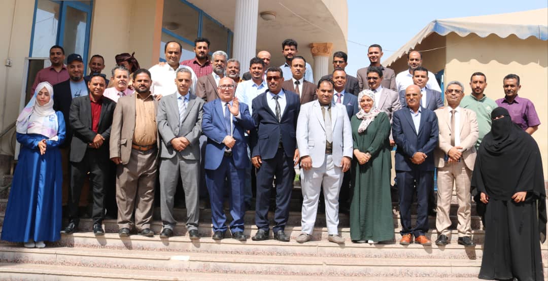 الوزير الأغبري يدشن ورشة عمل 