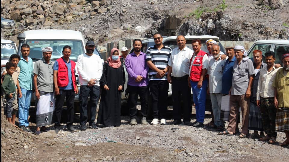 السلطة المحلية بمديرية الضالع تطلع على تنفيذ المرحلة الثانية من مشروع الصرف الصحي لمنطقة المطار المعزاج