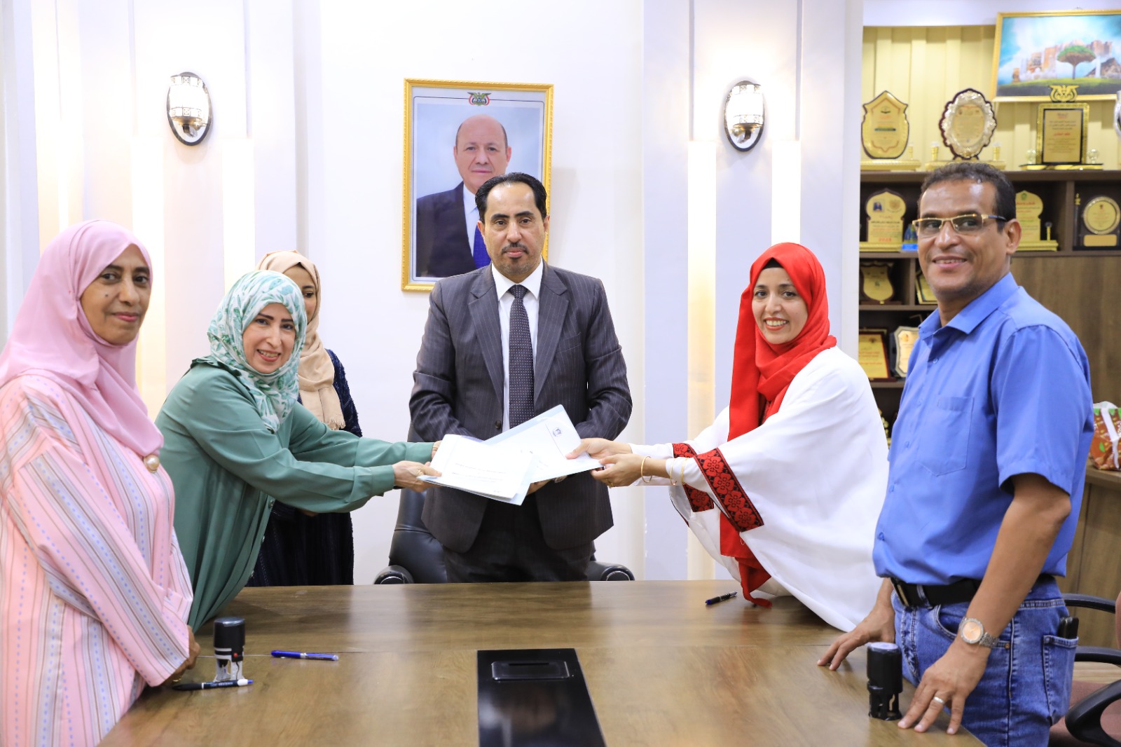 بحضور البكري... وزارة الشباب والرياضة ومركز المرأة للبحوث والتدريب يوقعان مذكرة تفاهم