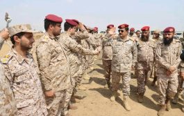 وزير الدفاع يشيد بالضبط والربط العسكري ومستوى الجاهزية لدى منتسبي محور مران