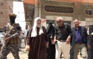 النيابة العامة تواصل حملتها على شركات الأدوية والصيدليات بمديرية المنصورة في عدن