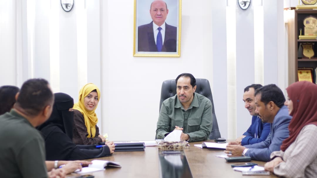 الوزير البكري يناقش مع 