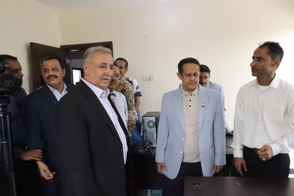 فريق التوجيه والرقابة الرئاسية يدشن نزولاته إلى محافظة لحج