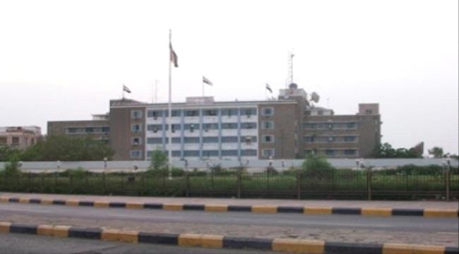 الملايين تهدر شهريًا لقناة بلا صوت.. موظفو قناة عدن يطالبون بعودتها إلى مقرها الرسمي بعدن