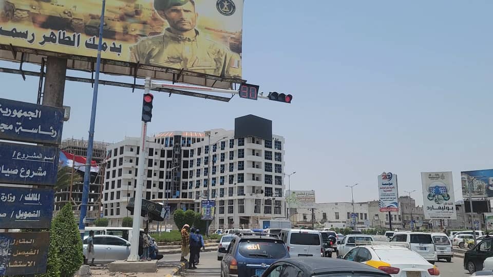 سلطة مديرية المنصورة تدشن التشغيل التجريبي للإشارات المرورية الضوئية في عدد من الشوارع 