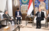 العليمي يدعو الهند الى تسهيلات أكبر لاستيراد القمح بأسعار تفضيلية