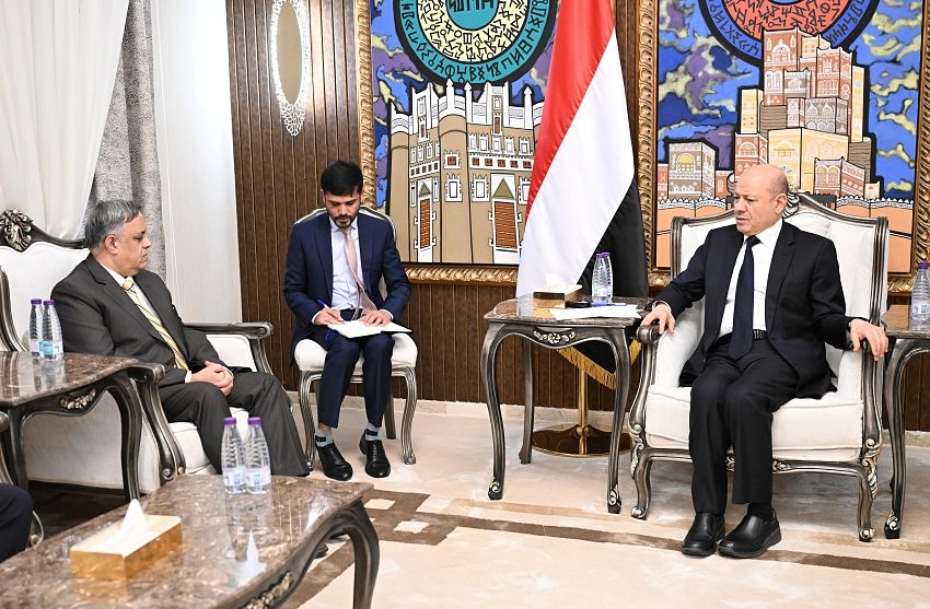 العليمي يدعو الهند الى تسهيلات أكبر لاستيراد القمح بأسعار تفضيلية