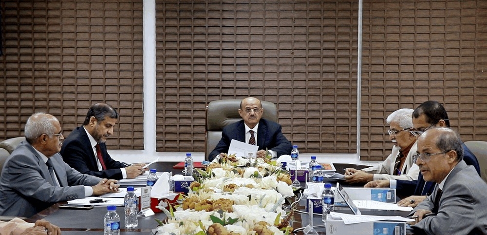 توريد الإيرادات وترشيد النفقات .. البنك المركزي : مواصلة التحسن الاقتصادي مرهون بتنفيذ حزمة الإصلاحات