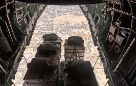 ماذا قال الذين صوروا غزة المنكوبة من داخل طائرات المساعدات؟