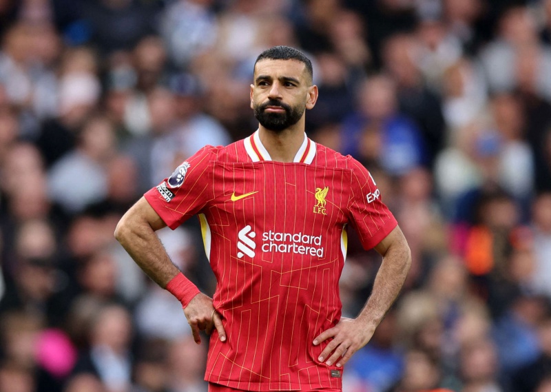 أزمة اللاعب المصري محمد صلاح في تجاهله وتعليقه على غزة