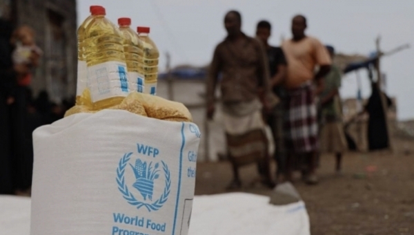 الأغذية العالمي يعلق جميع أنشطته في مناطق سيطرة الحوثيين