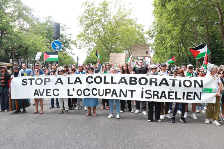 لوموند: دعوى قضائية ضد فرنسا لعدم امتثالها لاتفاقية منع الإبادة الجماعية