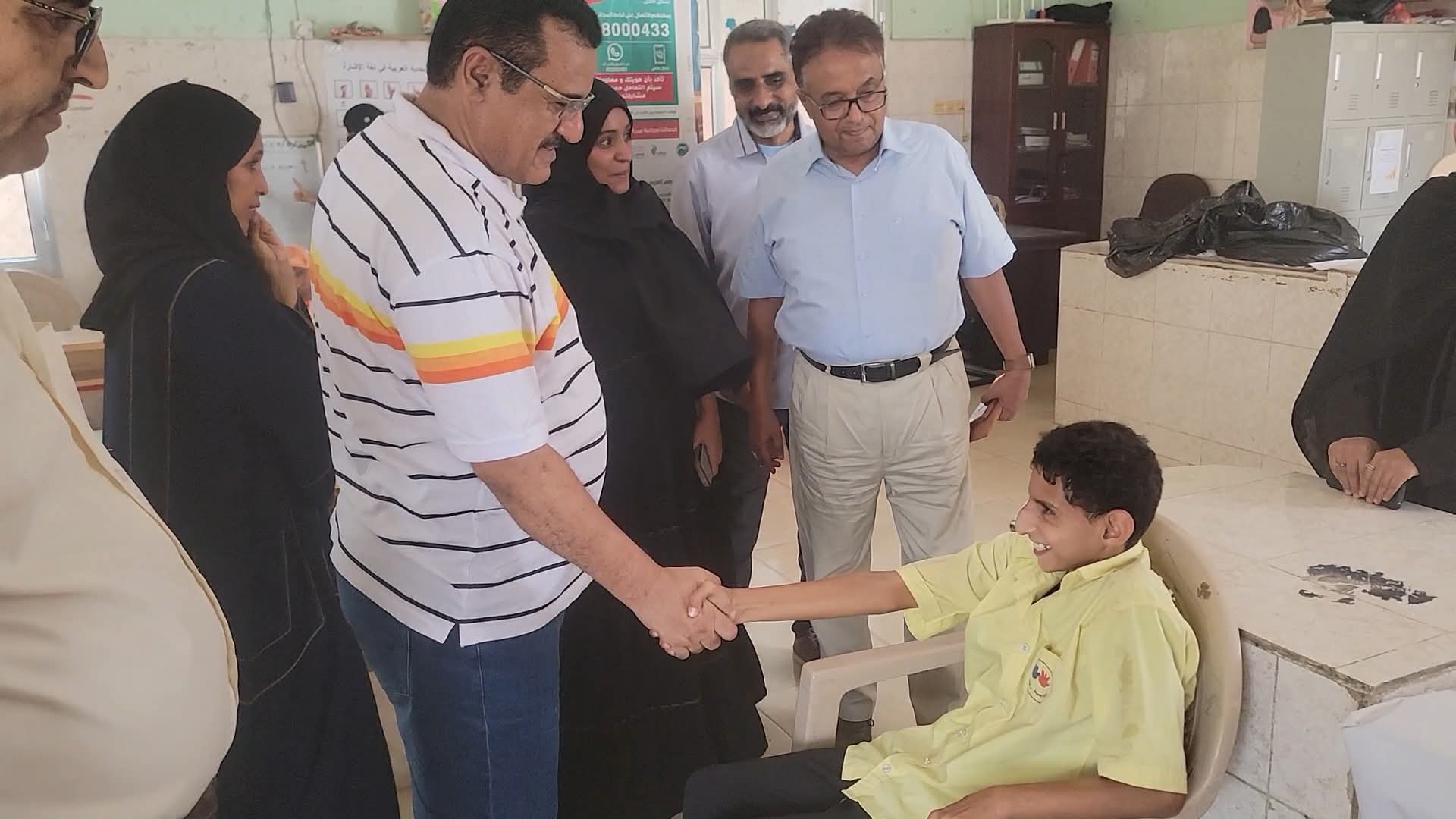مدير عام المنصورة يدشن العام الدراسي الجديد بمؤسسة رموز الصم ويؤكد على الإهتمام بفئة ذوي الإعاقة 