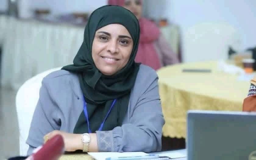 بعد اغتيال مديرة مكتب النظافة والتحسين بتعز عمال وموظفو الصندوق يعلنون الإضراب الشامل