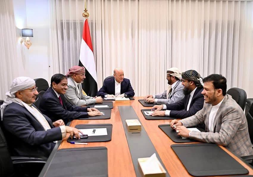 مجلس القيادة الرئاسي يجتمع في الرياض ويصدر بيان هام 