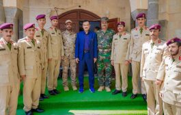 المحافظ بن الوزير يستقبل خريجي كلية زايد، ويؤكد المطالبة بإنشاء الكلية البحرية في شبوة