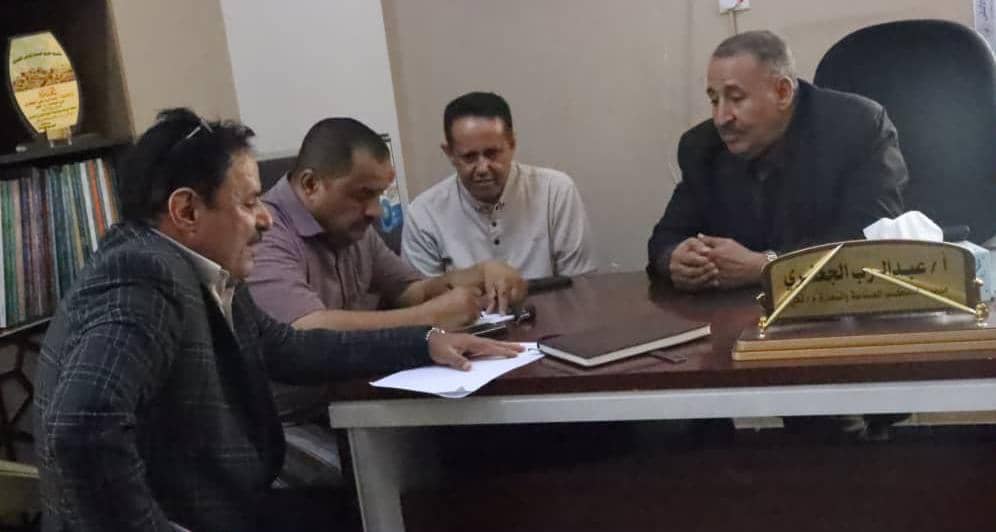 فريق التوجيه والرقابة الرئاسي ينفذ نزول إلى مكتب التجارة والصناعة في محافظة لحج