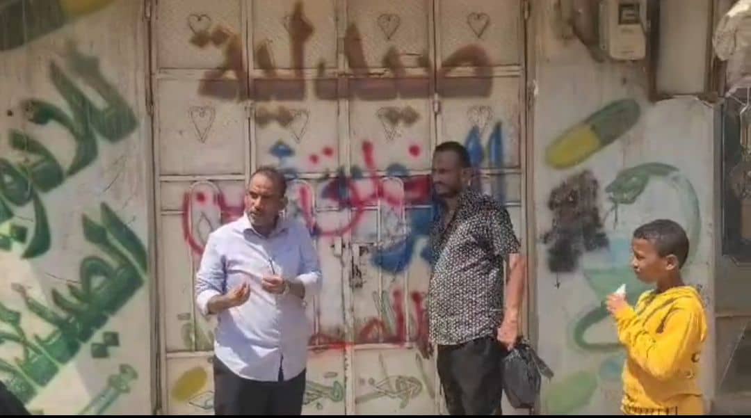 مكتب الصحة بعدن يغلق 5 صيدليات مخالفة ويضبط أخرى في مديرية دارسعد