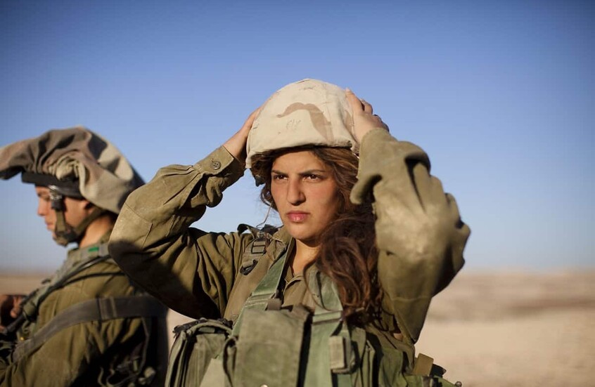 مجندات إسرائيليات على الحدود المصرية يُحذّرن