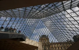 بعد عملية سرقة... اللوفر ينقل أثمن مجوهراته إلى بنك فرنسا